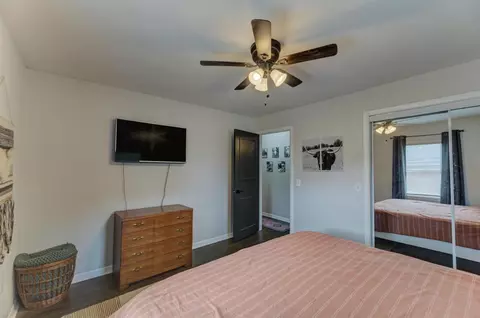 Bedroom - 202 Willard Ave, Ottawa, IL 61350 photo 2 of 4