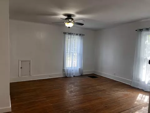 Living - 201 E Morris St, Morrison, IL 61270 photo 3 of 3
