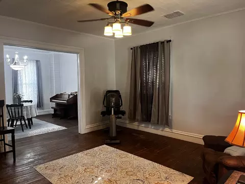 Living - 201 E Morris St, Morrison, IL 61270 photo 1 of 3