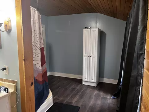 Bath - 201 E Morris St, Morrison, IL 61270 photo 3 of 4