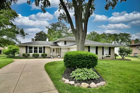 7729 Baimbridge Dr, Downers Grove, IL 60516