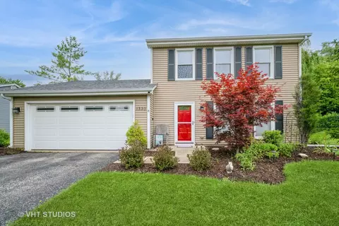 1330 N Parkview Ter, Algonquin, IL 60102
