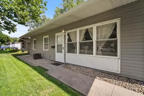 1907 Cloud St, Bloomington, IL 61701 photo 3