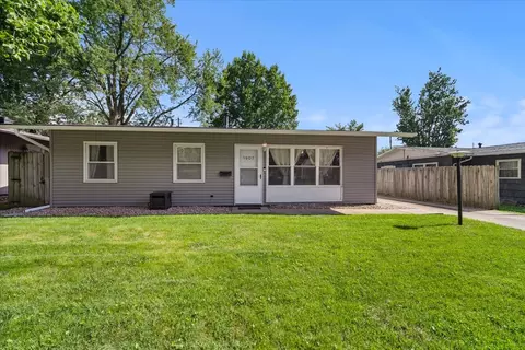 1907 Cloud St, Bloomington, IL 61701 photo 2