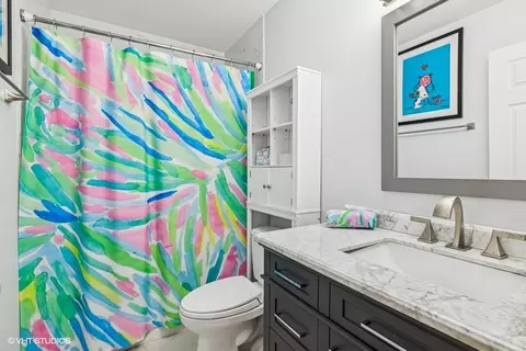 Bath - 1622 Glenview Rd, Glenview, IL 60025 photo 3 of 3