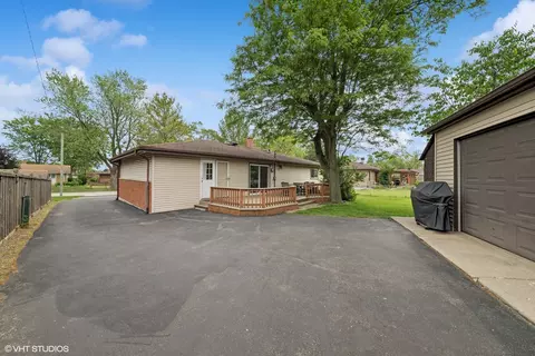 320 Pleasant St, Hoffman Estates, IL 60169 photo 19