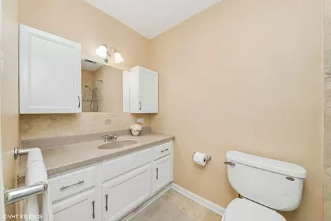 320 Pleasant St, Hoffman Estates, IL 60169 photo 8