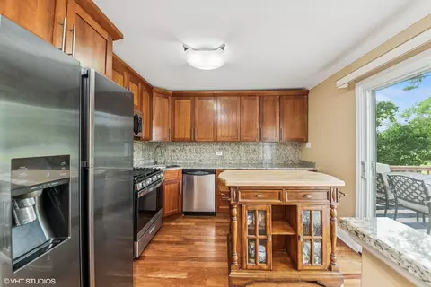 320 Pleasant St, Hoffman Estates, IL 60169 photo 5