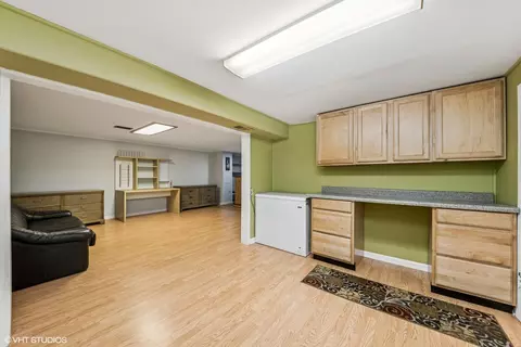 320 Pleasant St, Hoffman Estates, IL 60169 photo 13