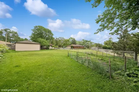 320 Pleasant St, Hoffman Estates, IL 60169 photo 18