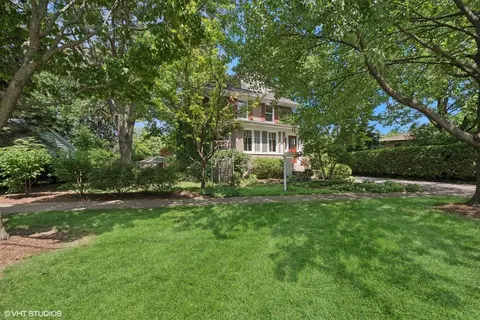2040 Old Glenview Rd, Wilmette, IL 60091
