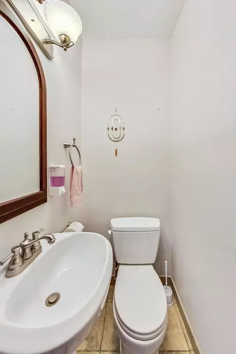 Bath - 7102 Riverside Dr, Berwyn, IL 60402 photo 1 of 4