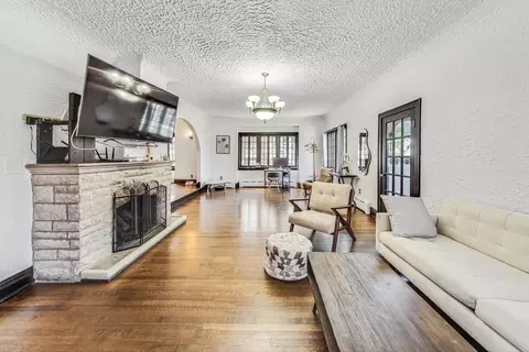 Living - 7102 Riverside Dr, Berwyn, IL 60402 photo 3 of 5