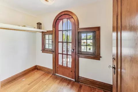 Entry Way - 7102 Riverside Dr, Berwyn, IL 60402 photo 7 of 8
