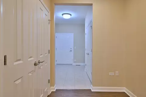 Entry Way - 222 N Sunset Ln, Addison, IL 60101 photo 1 of 5
