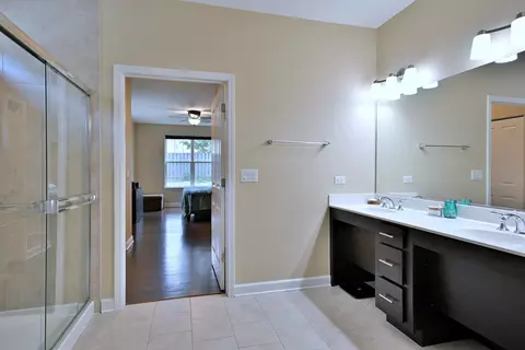 Bath - 222 N Sunset Ln, Addison, IL 60101 photo 5 of 5