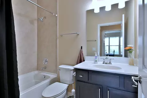 Bath - 222 N Sunset Ln, Addison, IL 60101 photo 1 of 5