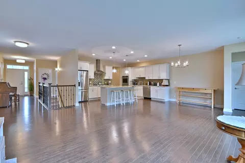 Entry Way - 222 N Sunset Ln, Addison, IL 60101 photo 2 of 5