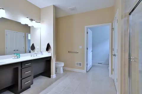 Bath - 222 N Sunset Ln, Addison, IL 60101 photo 3 of 5