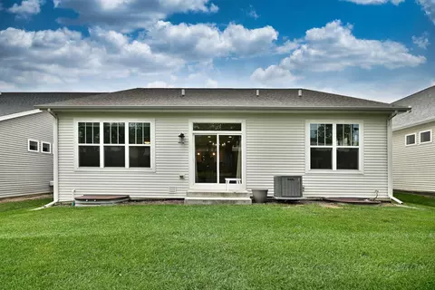 Exterior - 222 N Sunset Ln, Addison, IL 60101 photo 7 of 8