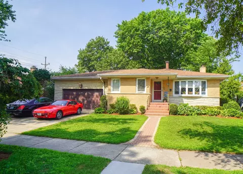 8110 Kenneth Ave, Skokie, IL 60076