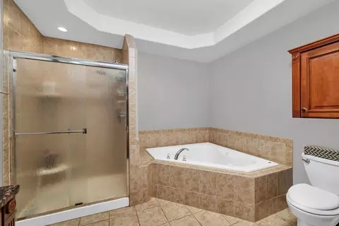 Bath - 570 Logue Cir, Seneca, IL 61360 photo 2 of 4