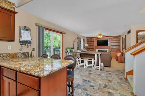 Kitchen - 570 Logue Cir, Seneca, IL 61360 photo 7 of 7
