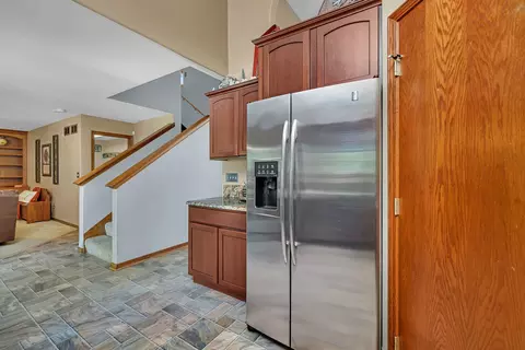 Kitchen - 570 Logue Cir, Seneca, IL 61360 photo 4 of 7