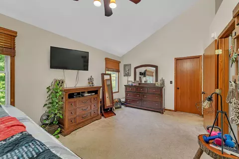 Bedroom - 570 Logue Cir, Seneca, IL 61360 photo 2 of 6