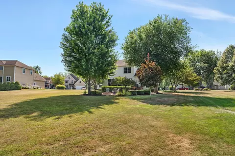 Exterior - 570 Logue Cir, Seneca, IL 61360 photo 6 of 7