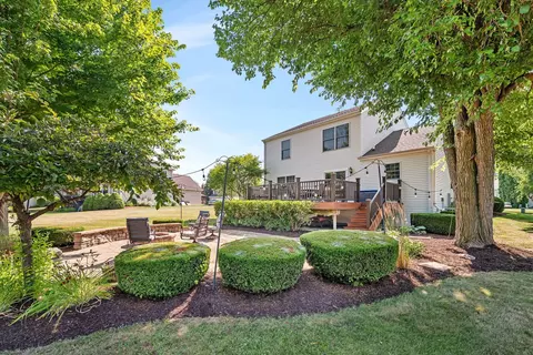 Exterior - 570 Logue Cir, Seneca, IL 61360 photo 5 of 7