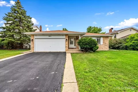 2012 Newport Cir, Hanover Park, IL 60133