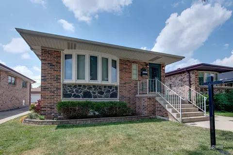 3320 N Natoma Ave, Chicago, IL 60634