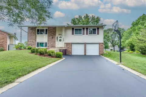 655 Oklahoma Cir, Elk Grove Village, IL 60007