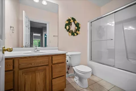 Bath - 561 County Road 2000 E, Secor, IL 61771 photo 5 of 5
