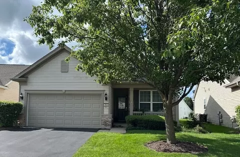 2821 Edgewater Dr, Elgin, IL 60124