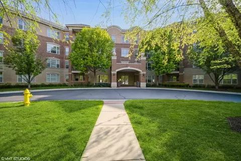 2700 Summit Dr #307, Glenview, IL 60025