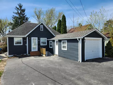 13 E Lake Shore Dr, Round Lake Park, IL 60073
