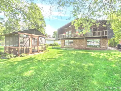 1423 N River Rd, Mchenry, IL 60051