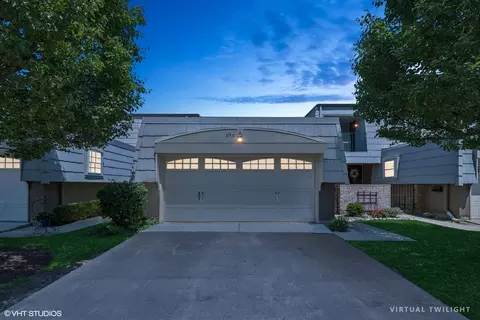 675 Versailles Cir #D, Elk Grove Village, IL 60007