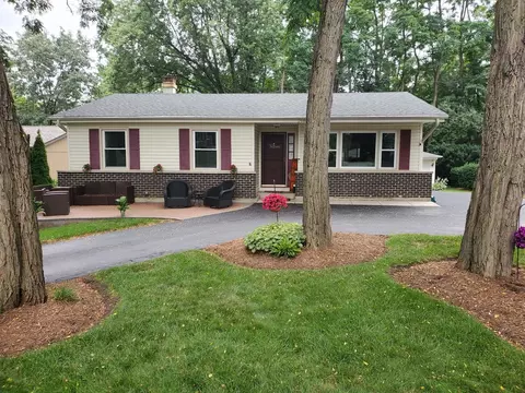 26 W035 Hazel Ln, Wheaton, IL 60187