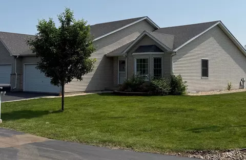 1133 Golf Ct, Dekalb, IL 60115