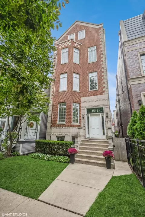 1445 W Melrose St #1, Chicago, IL 60657