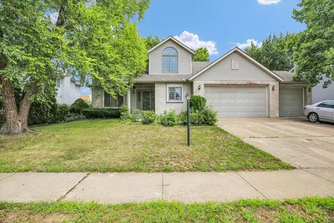2610 Wedgewood Dr, Champaign, IL 61822