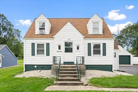 6 N566 Maple Ave, Wood Dale, IL 60191