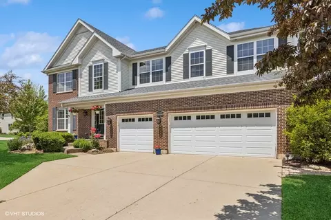 4345 Gladstone Dr, Lake In The Hills, IL 60156
