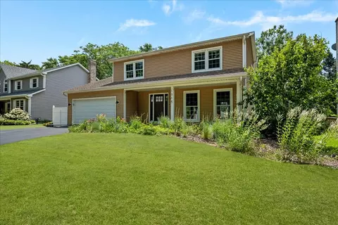1016 Muirhead Ave, Naperville, IL 60565