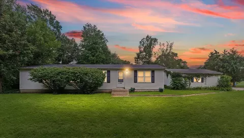 304 E North St, Bellflower, IL 61724