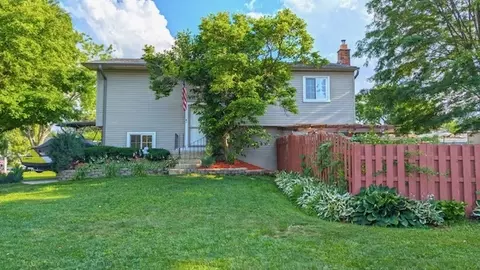 580 Mesa Verde Ct, Carol Stream, IL 60188