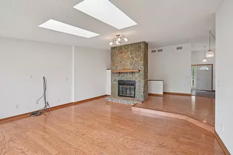 38 W608 Sunvale Dr, Elgin, IL 60124 photo 3
